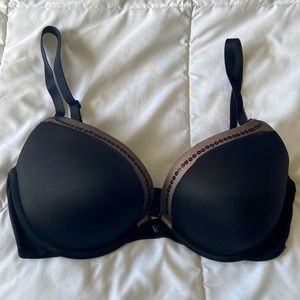 Victoria’s Secret Fabulous Bra Black 34DD